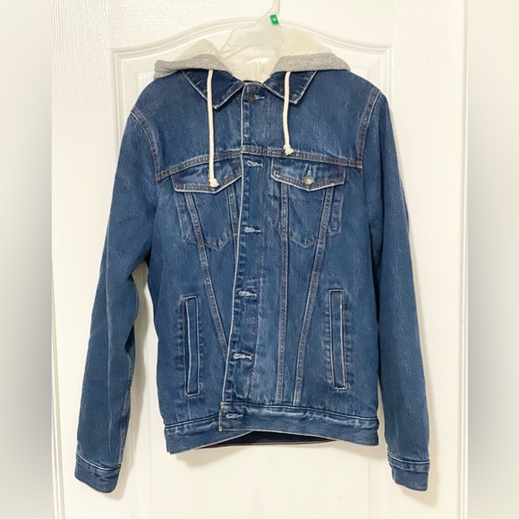 Abercrombie & Fitch Sherpa-Lined Trucker Denim Jacket - Picture 1 of 16